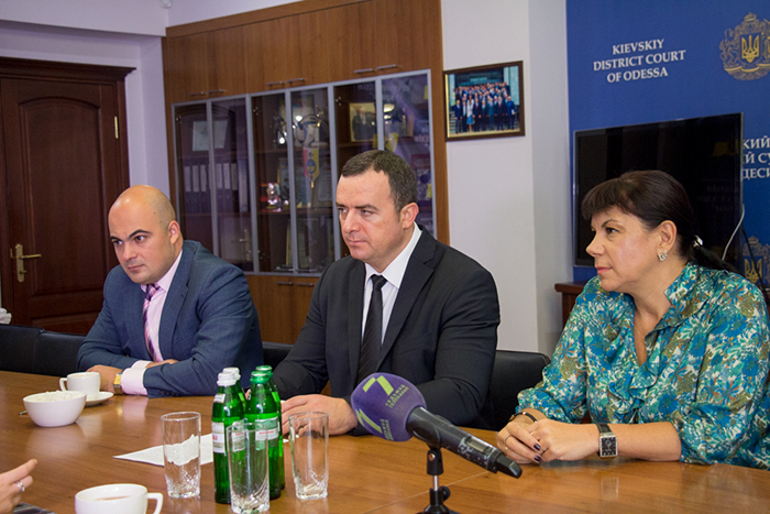 За прояв неповаги до суду потрібно суворо карати, - американський адвокат Ян Сігл 2 IMG 5749 1