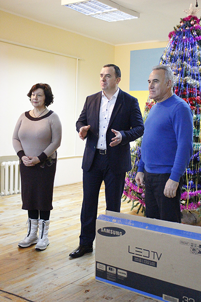 Судді привітали вихованців дитячого будинку-інтернату для дітей-інвалідів з новорічними святами 20 10