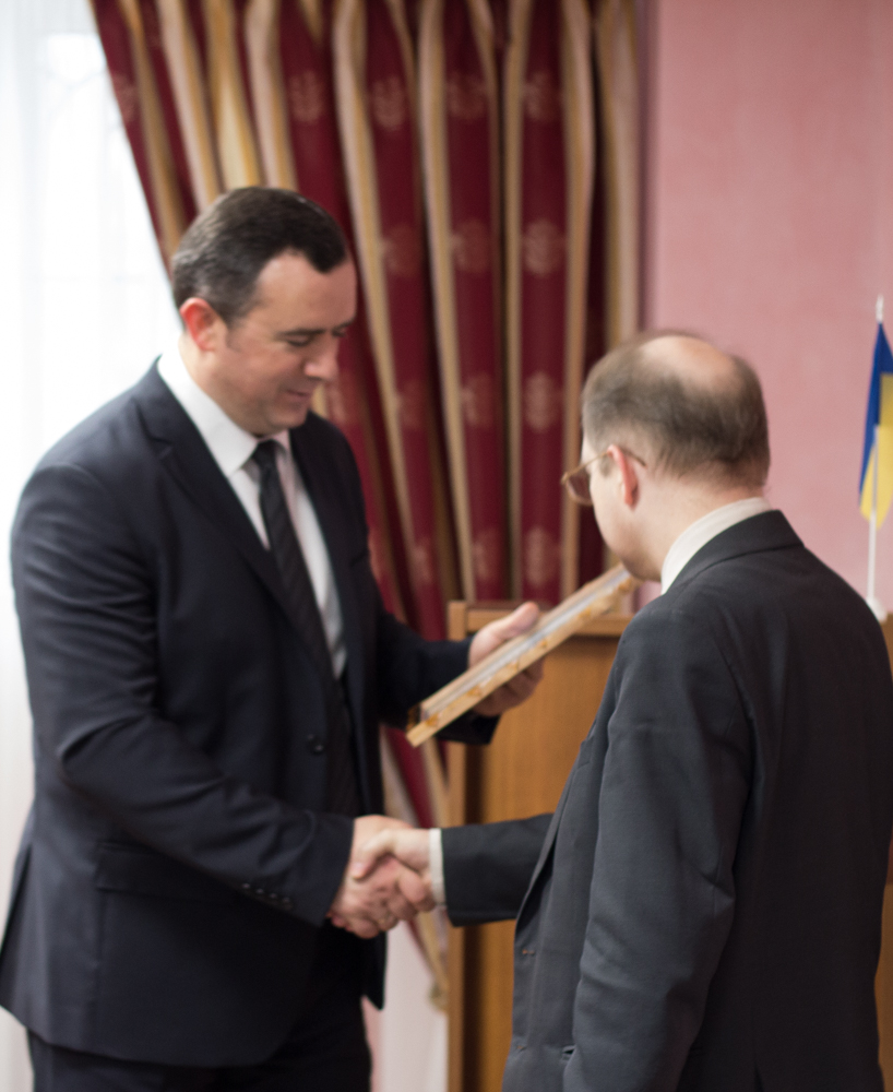 З нагоди Дня працівників суду співробітники Київського районного суду м. Одеси отримали відзнаки 13 IMG 1631