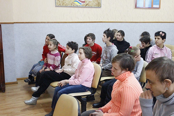 Судді привітали вихованців дитячого будинку-інтернату для дітей-інвалідів з новорічними святами 5 MG 8359