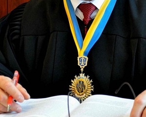 Ще 6 суддів чекають на Указ Президента 1 85 main