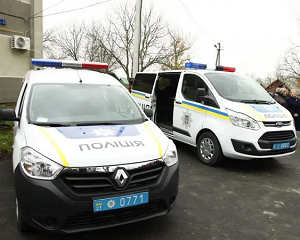 Запрацювала перша в Україні мобільна поліцейська станція 1 stanciya