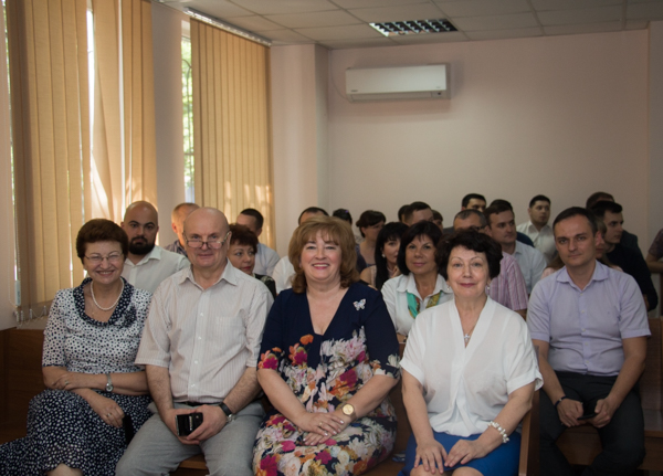 Судді та співробітники суду привітали Наталію Коротаєву з ювілеєм 2 IMG_7918.jpg