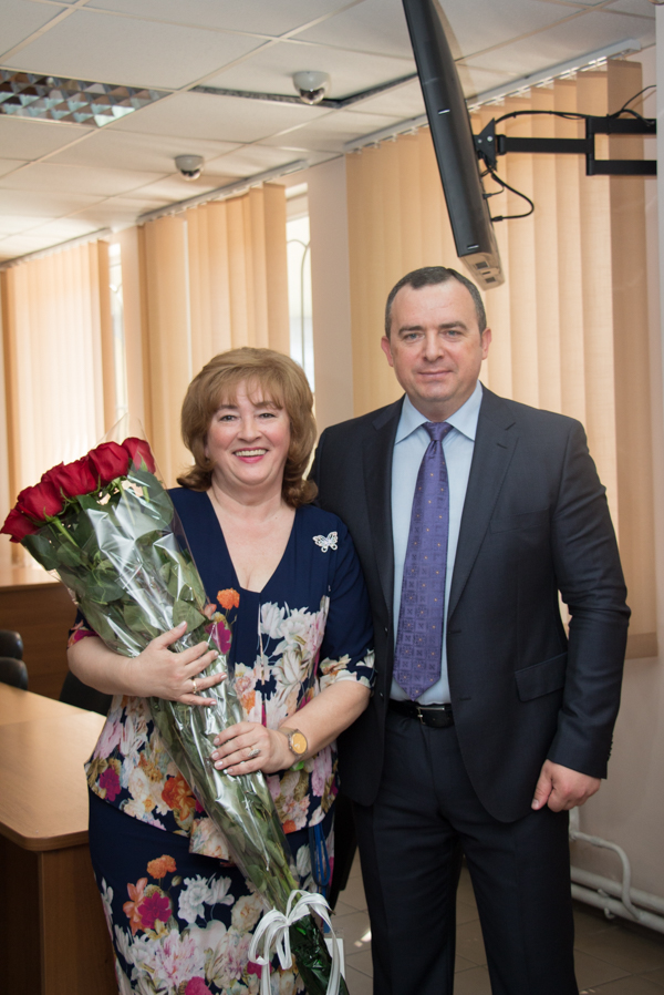 Судді та співробітники суду привітали Наталію Коротаєву з ювілеєм 5 IMG_7958.jpg