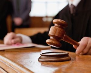 Змінено запобіжний захід підозрюваним у скоєнні замаху на вбивство активіста О. Михайлика 1 av242