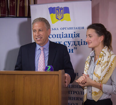 Про асоціацію 1 Марк Спайзер